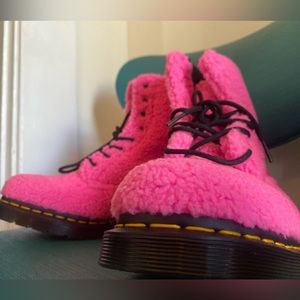 Dr Martens faux shearing hot pink NWOT size 10